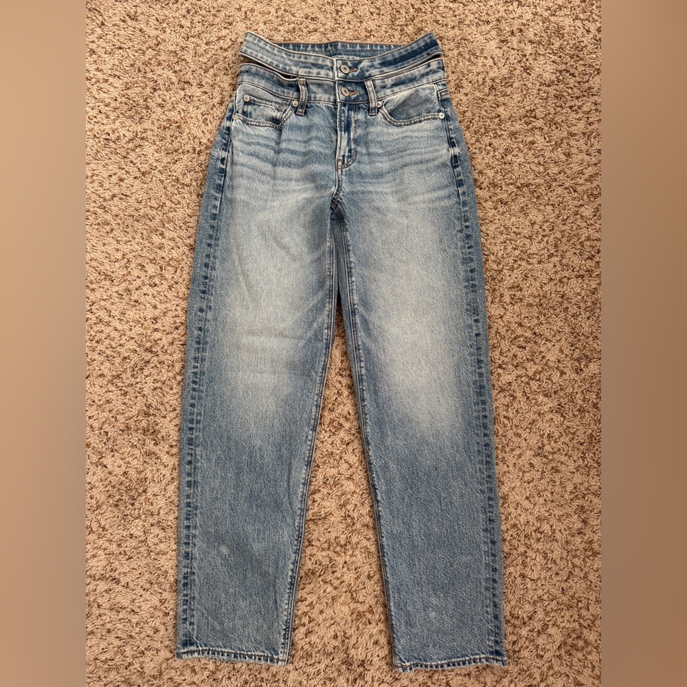 AE Strigid Super High-Waisted Baggy Straight Cut-Out Jean